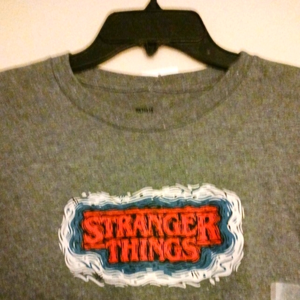 Stranger Things tshirt Sz M nwt